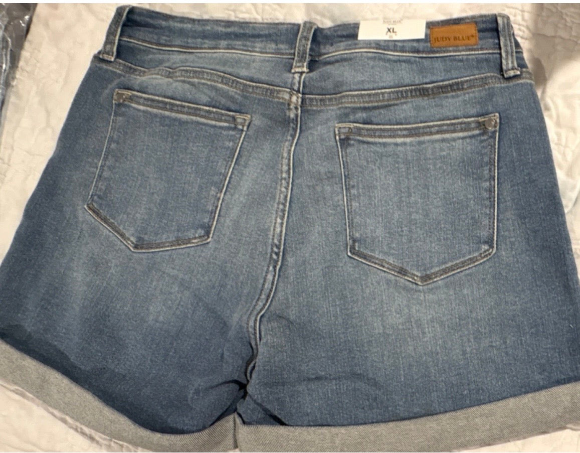 Judy Blue Women's Blue Denim  Cuffed Shorts XL Mid Rise 5-Pocket Button